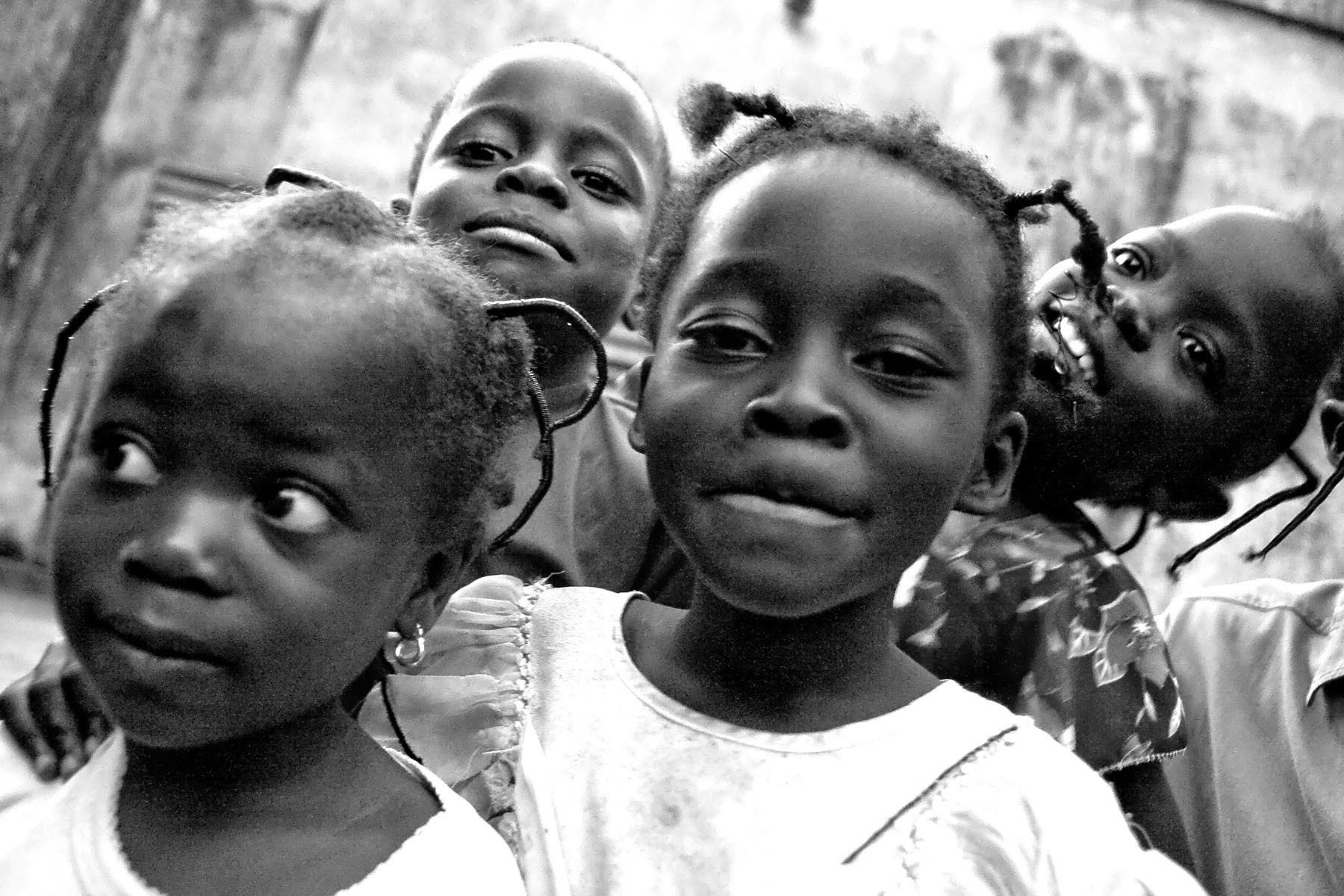/Guewen/galeries/public/Voyages/Burkina_Faso/Cabaret_eugenes/cabaret_eugene_100.jpg