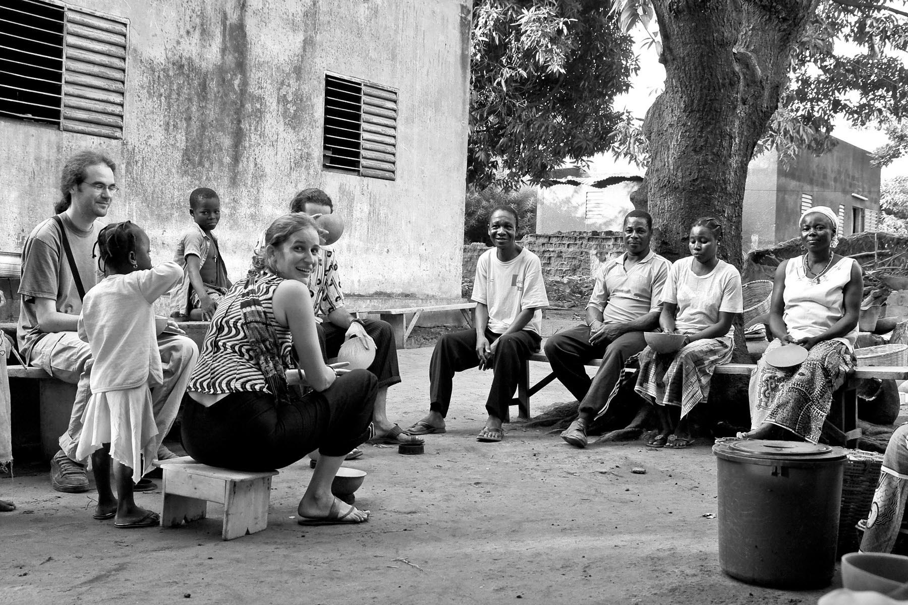 /Guewen/galeries/public/Voyages/Burkina_Faso/Cabaret_eugenes/cabaret_eugene_112.jpg