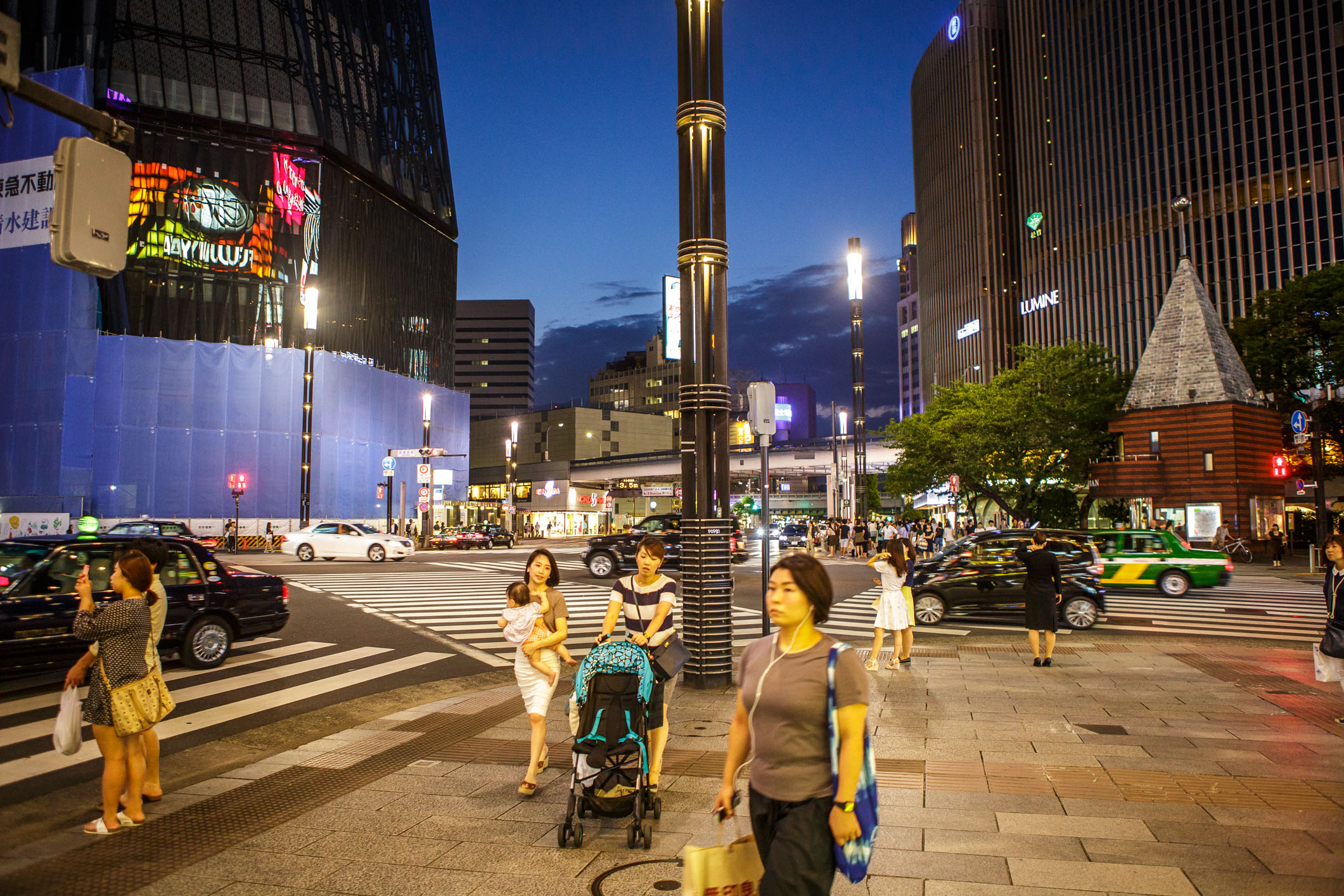 /Guewen/galeries/public/Voyages/Japon/Tokyo/Ginza-Harajuku/Ginza/Ginza_08.jpg