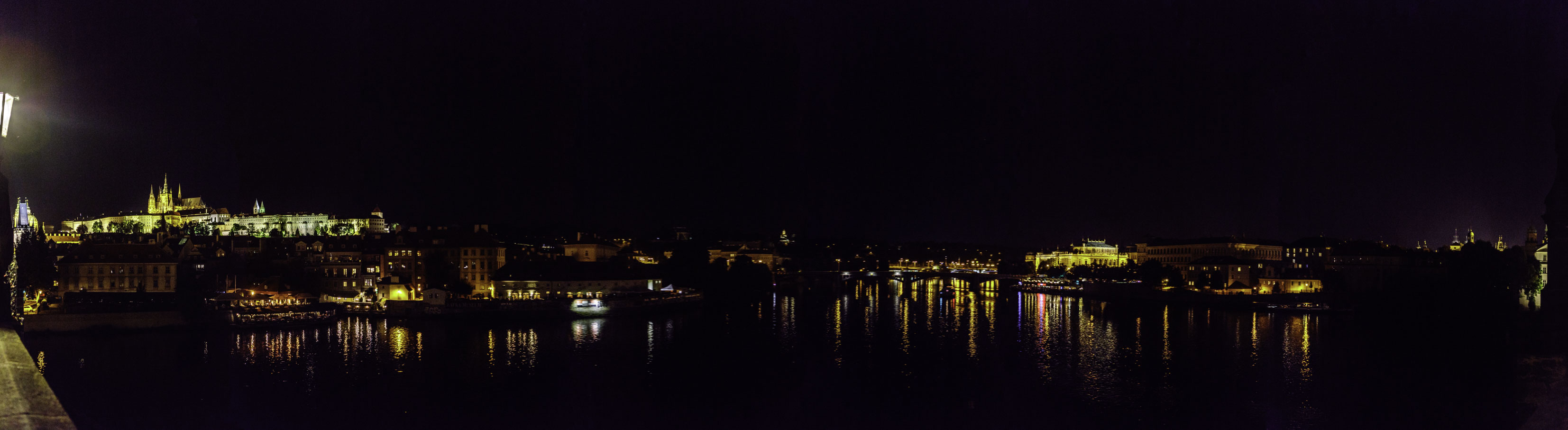 /Guewen/galeries/public/Voyages/panorama/voyage-europe/prague-pano_01.jpg