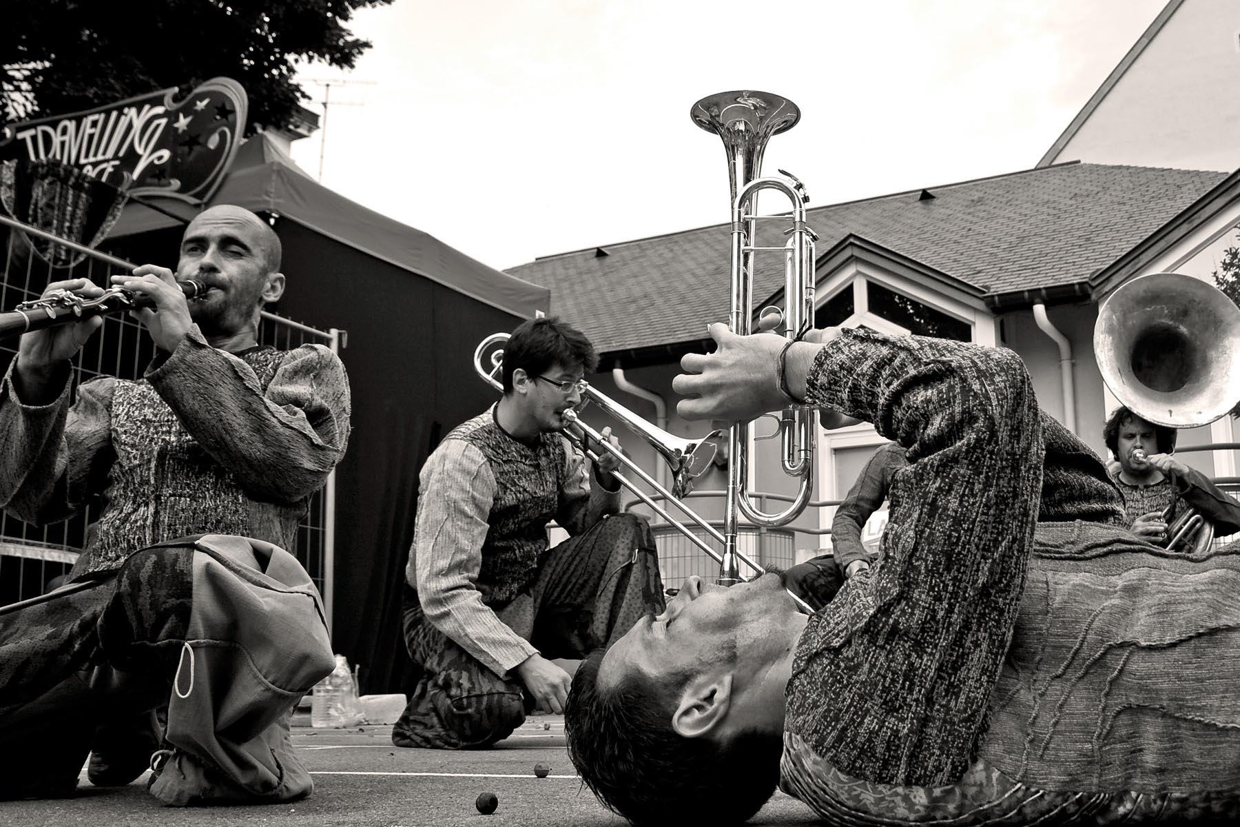/Guewen/galeries/public/Concert_festival/La_Belle_Image_fanfare/Corps_soufflant-1/diabladas_corps_soufflant_044.jpg