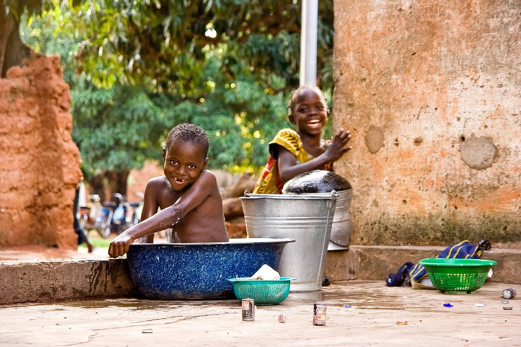 /Guewen/galeries/public/Voyages/Burkina_Faso/Cabaret_eugenes/cabaret_eugene_004.jpg