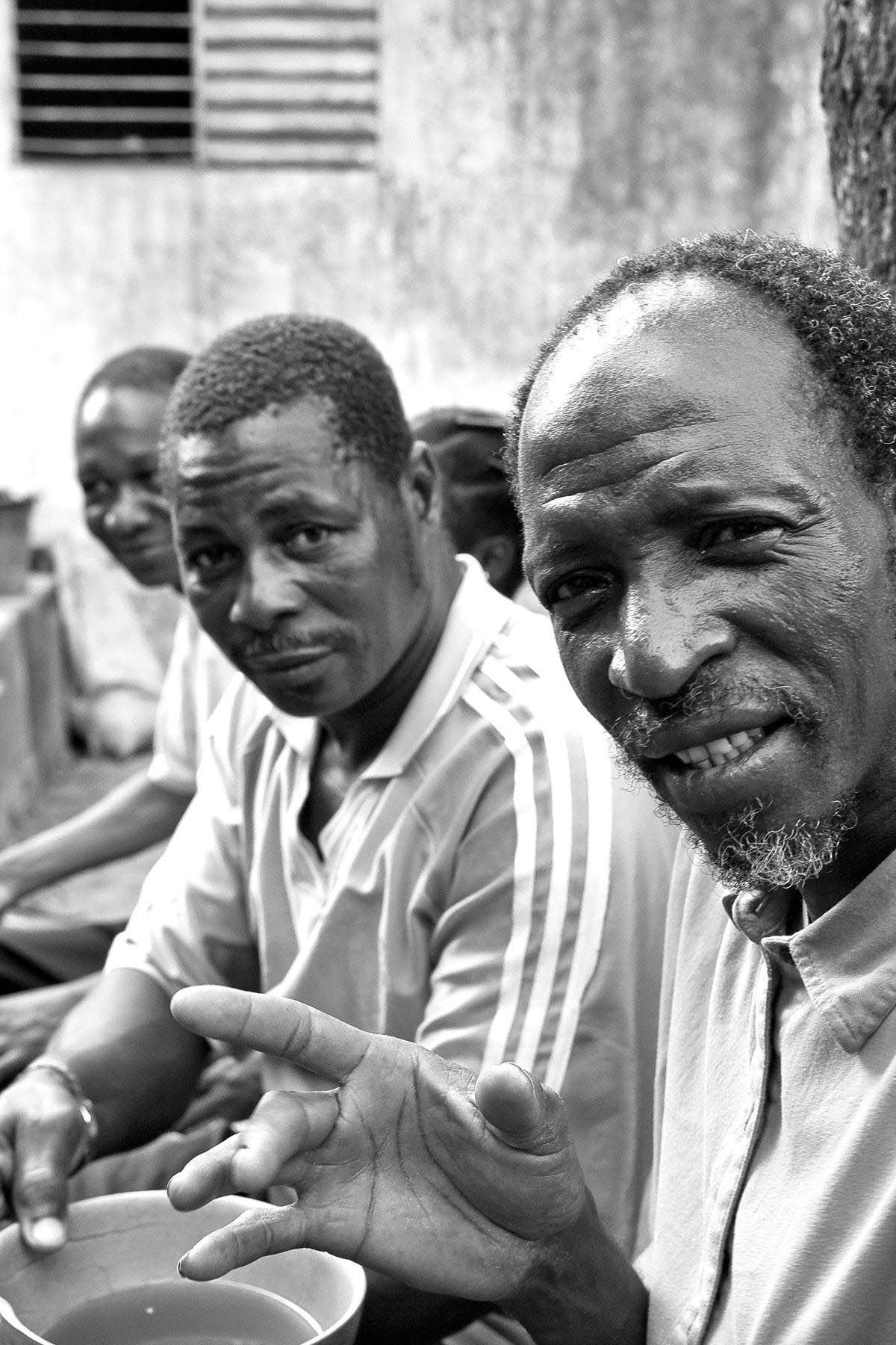 /Guewen/galeries/public/Voyages/Burkina_Faso/Cabaret_eugenes/cabaret_eugene_106.jpg