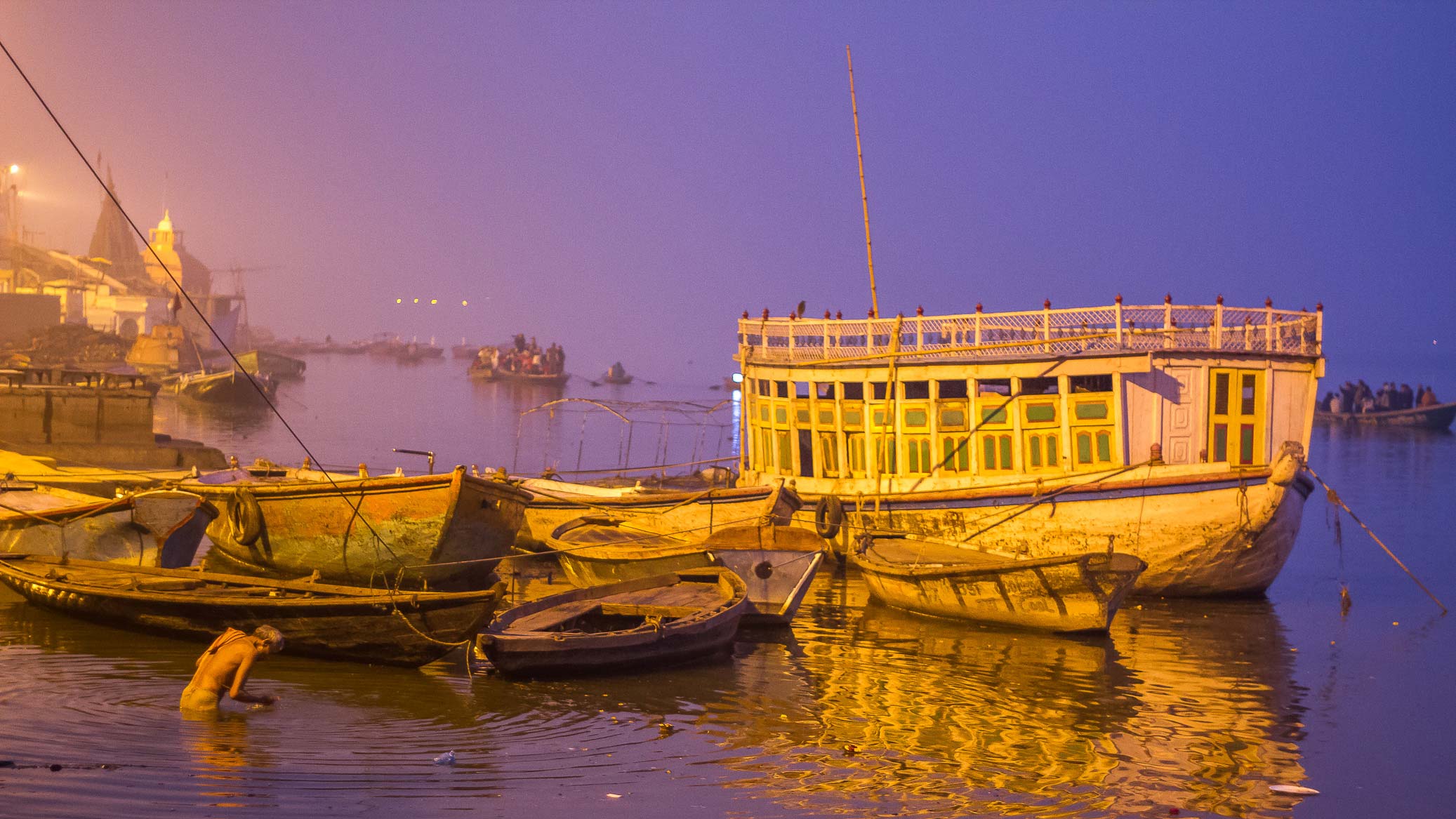 /Guewen/galeries/public/Voyages/Inde/varanasi/gath/gath-la-nuit/Varanasi-gath_108.jpg